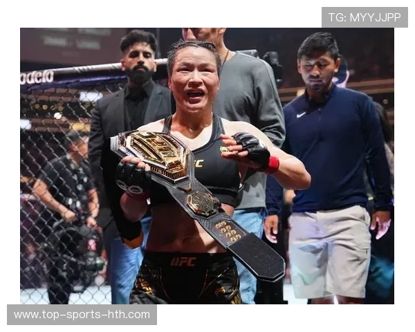 张伟丽成功卫冕UFC女子草量级冠军 再度书写历史新篇章